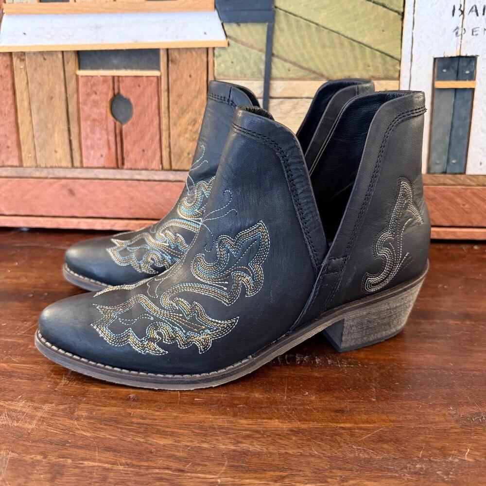 Southern Fried Chics Liz Leather Embroidered Bootie 7